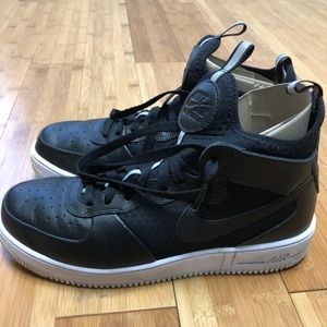 Nike Women’s AirForce1 Ultra Mid Size 10